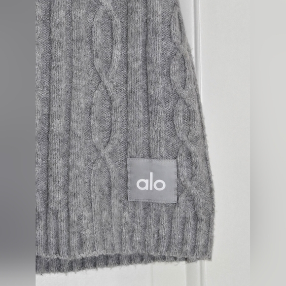 37. Alo Yoga | Cable Knit Winter Bliss Mini Skirt – Heather Grey – Size Small - Picture 5 of 12